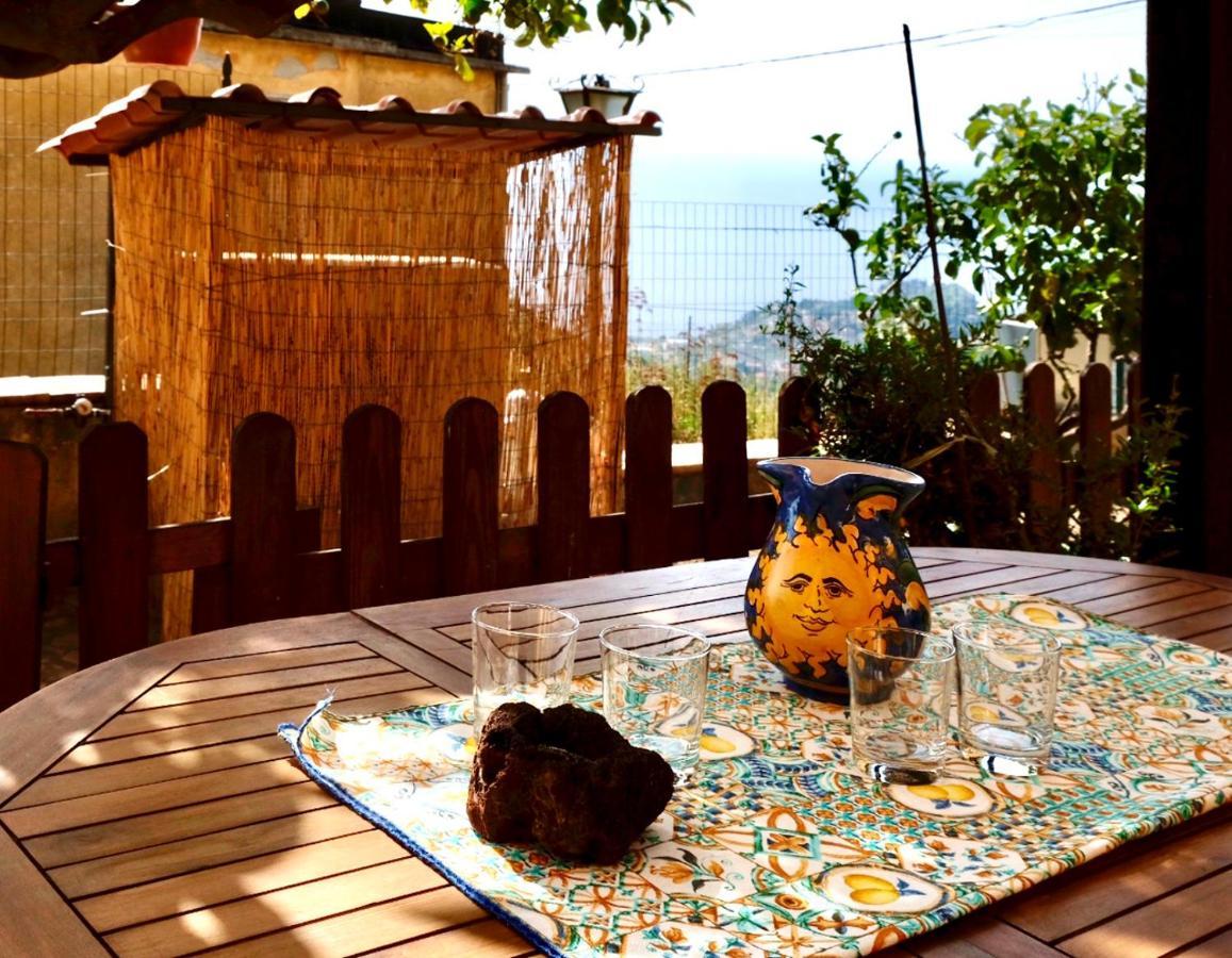 Casa Vacanze Marale Кастельмола Экстерьер фото