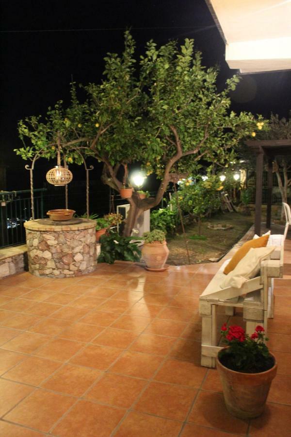 Casa Vacanze Marale Кастельмола Экстерьер фото